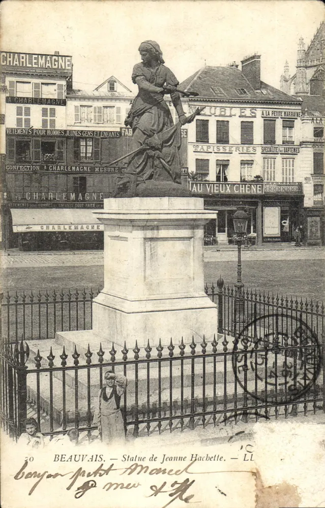 Beauvais — Statue of Jeanne Hachette — Publisher LL n°30 - Front