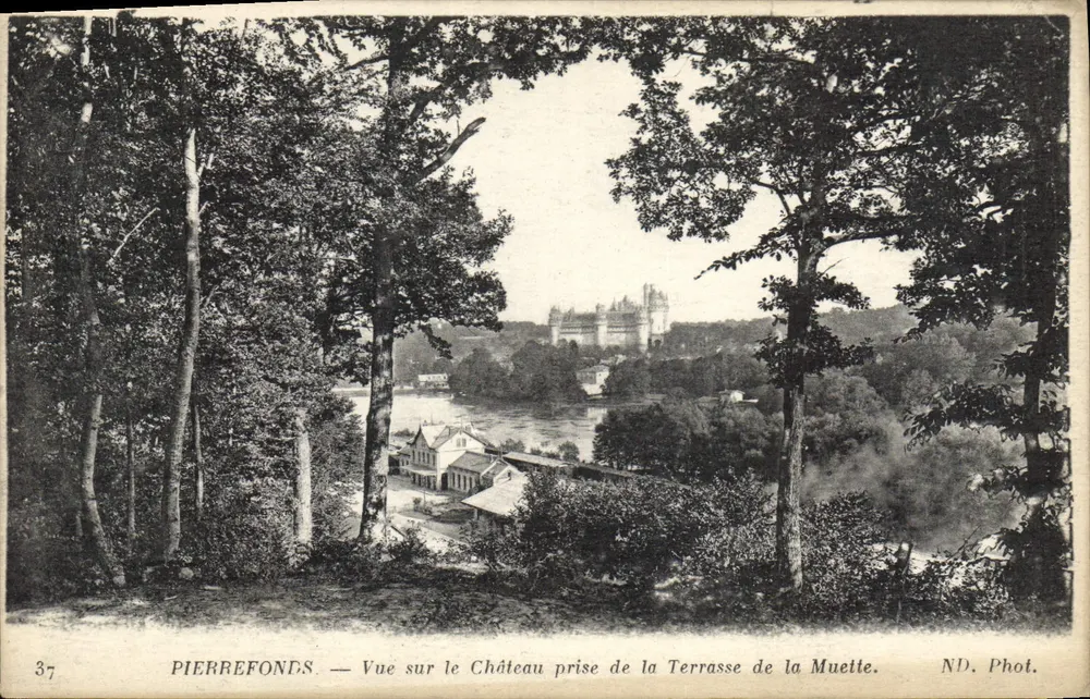 PIERREFONDS — Ansicht des Schlosses von der Terrasse de la Muette — ND. Phot. - Vorderseite