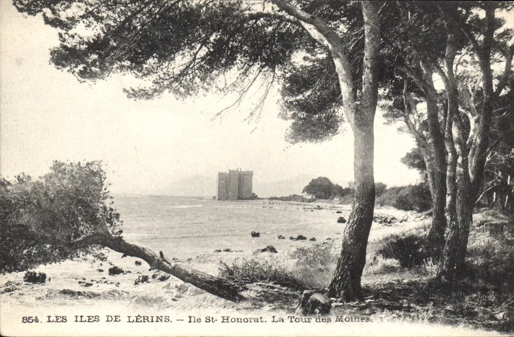 Die Inseln Lérins — Insel St-Honorat. Die Turm der Mönche. - Vorderseite