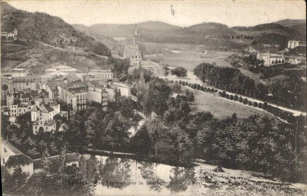 Loardes — Allgemeine Ansicht der Basilika vom Fort aus — V. Le Poulx, n° 12 - Vorderseite
