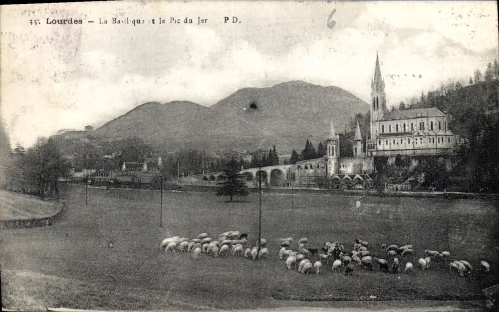 Lourdes — A Basílica e o Pic du Jer — P.D. n°35 - Frente