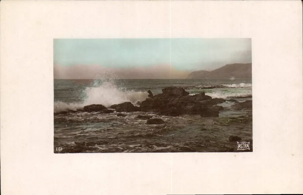 Ondas sobre rochedos — Astra — n°161 - Frente