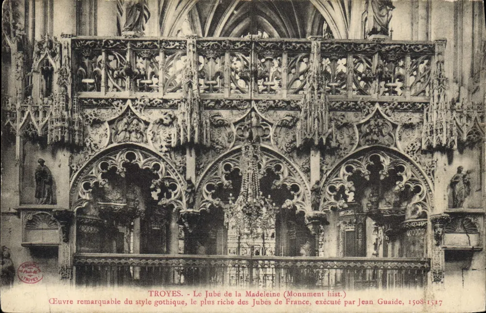 Troyes - Der Jubé der Madeleine (Historisches Denkmal) — bemerkenswertes Werk im gotischen Stil, der reichste Jubé Frankreichs, von Jean Guaide zwischen 1508 und 1517 geschaffen - Vorderseite