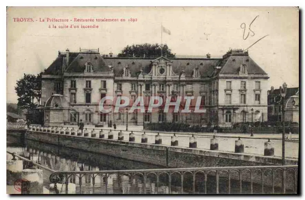 Troyes - Die Präfektur - Vollständig 1892 nach einem Brand restauriert - Vorderseite