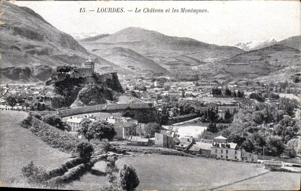 Lourdes — Das Schloss und die Berge — Magazine de l'Alliance Catholique à Lourdes, n°15 - Vorderseite