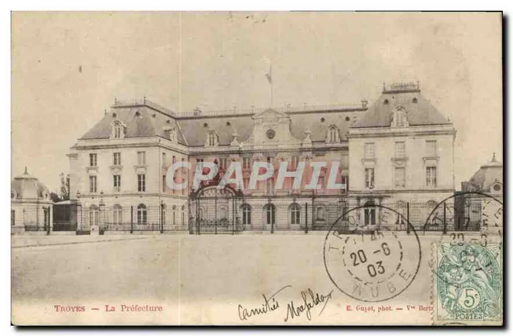 Troyes — A Prefeitura — E. Guyot, fot. — V° Bertz - Frente