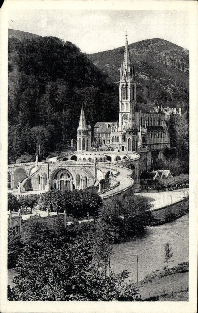 Lourdes — La Basilica e il Gave — C° des Arts Photographiques, Strasbourg - Recto