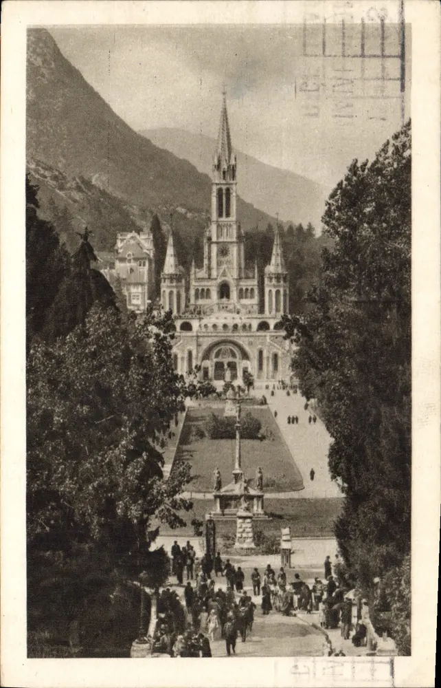 Lourdes — A Basílica e a Esplanada das Procissões — Edição fotográfica Quinault - Frente