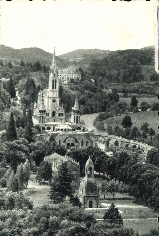 Lourdes — Die Basilika und der Gave — Verbündetes Denkmal — Éditions M.D. Pyrénées, n°3 - Vorderseite