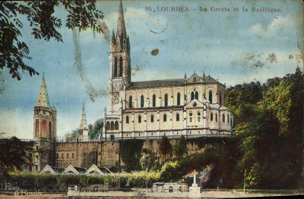 Lourdes - A Gruta e a Basílica — Palácio do Rosário, n°95 - Frente