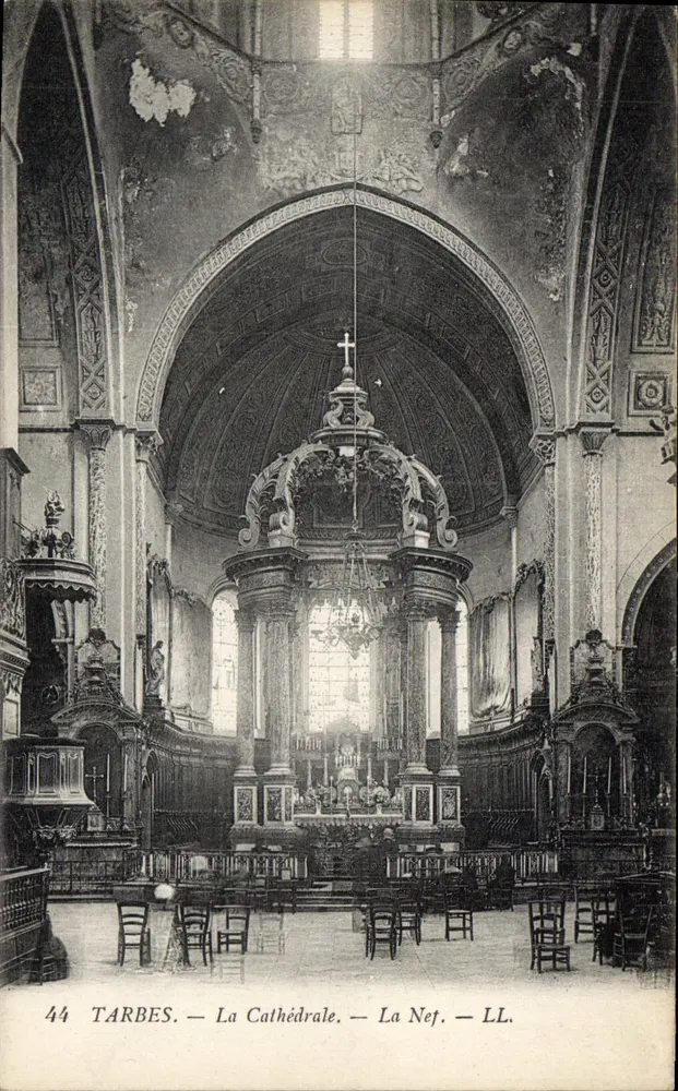 Tarbes — A Catedral — A Nave — LL. — n°44 - Frente