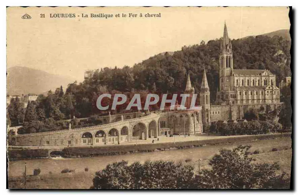 Lourdes - A Basílica e o Fer à Cheval - Frente