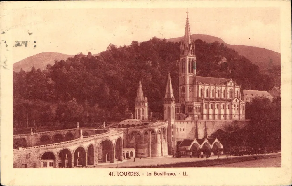 Lourdes - A Basílica — LL, n°41 - Frente