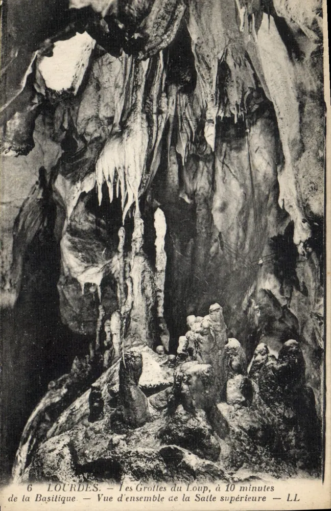 Lourdes — As Grutas do Lobo, a 10 minutos da Basílica — LL - Frente