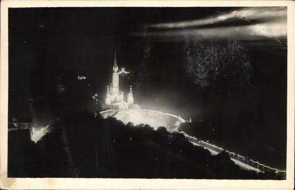 A Basílica iluminada — Lourdes — Editor P. DOL — n°49 - Frente