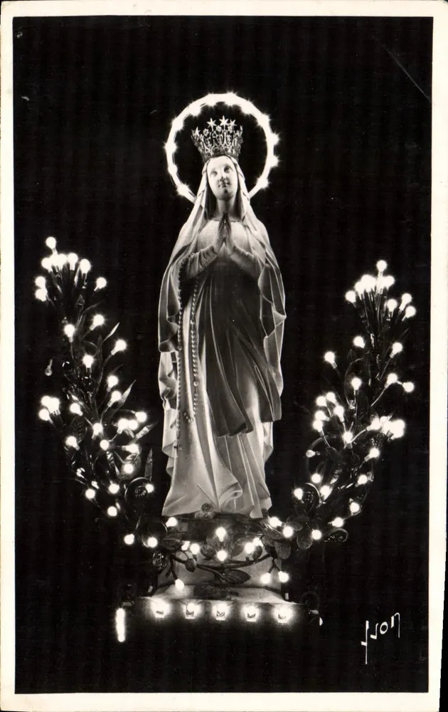 Lourdes — Die gekrönte Jungfrau der Esplanade — Les Éditions d'Art, Paris - Vorderseite