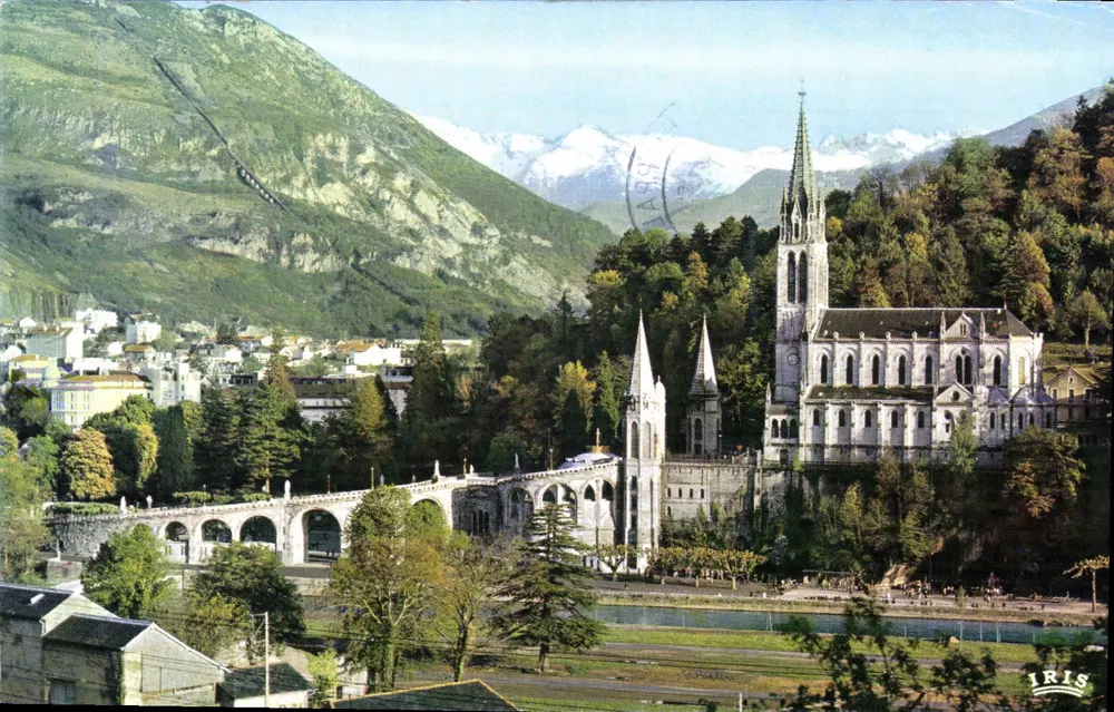 Lourdes — La Basilica e il Pic du Jer — Edizione A. Doucet - Recto