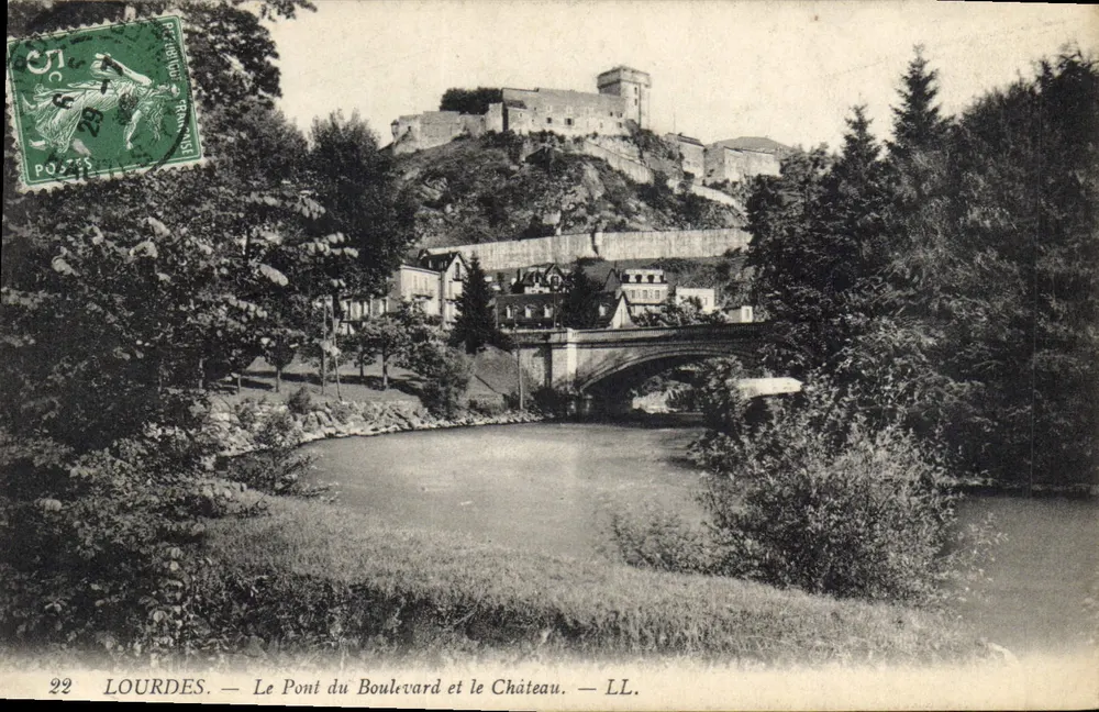 Lourdes — Die Brücke des Boulevards und das Schloss — LL. - Vorderseite