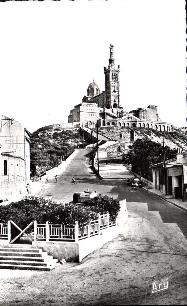 Aufstieg zur Notre-Dame-de-la-Garde — Marseille — Éditions Tardy - Vorderseite
