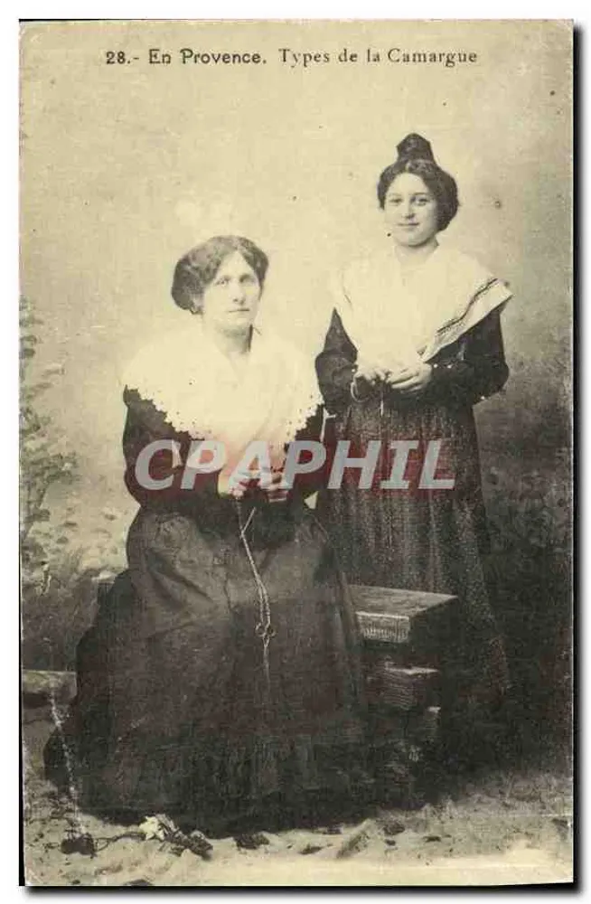 Twee vrouwen in kleding van de Camargue — Types van de Camargue — C. P. A. n°28 - Voorkant