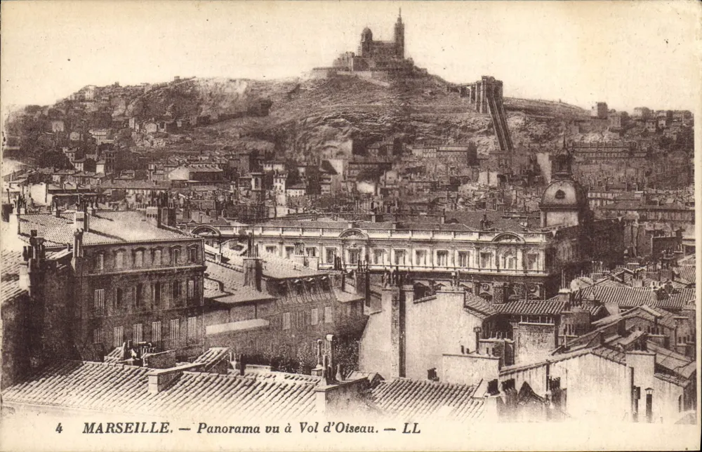 Marselha — Panorama visto de Voo de Falcão — LL - Frente