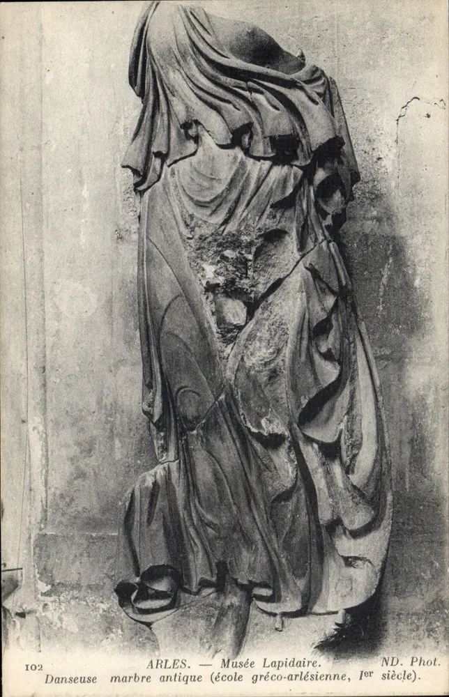 Antike Marmor-Tänzerin — Griechisch-Arlesische Schule, 1. Jahrhundert — ARLES, Lapidaire-Museum - Vorderseite