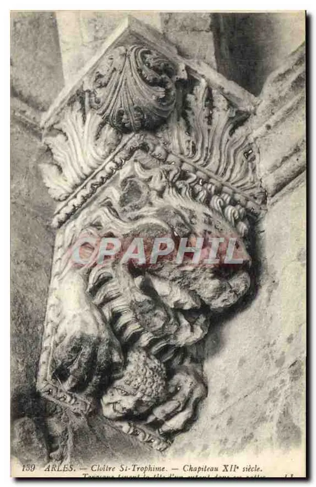 Arles — Claustro de São Trofimé — Capitel do século XII - Frente