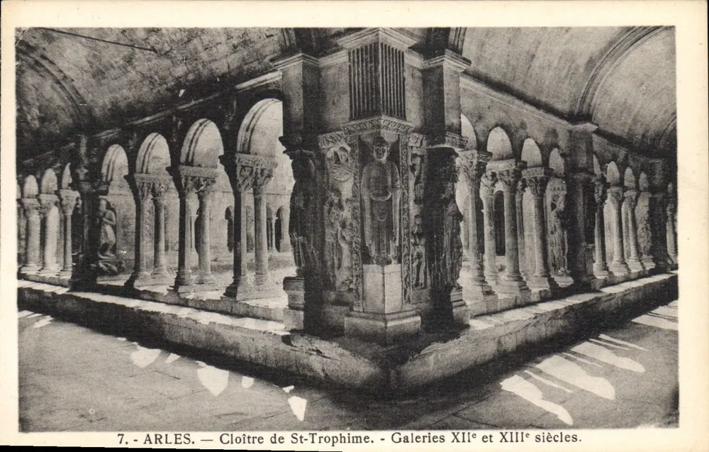 Arles — Kloster von St-Trophime — Galerien 12. und 13. Jahrhundert - Vorderseite