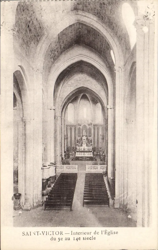 Saint-Victor — Innenansicht der Kirche vom 5. bis 14. Jahrhundert - Vorderseite