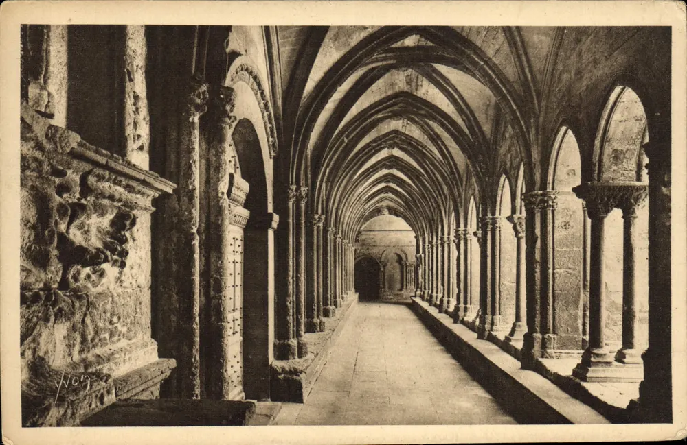 Innenansicht des Cloisters von Saint-Trophime — Arles (Bouches-du-Rhône) — Les Éditions d'Art Yvsn, Paris - Vorderseite