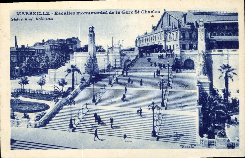 Marseille - Monumentale Treppe der Bahnhof Saint-Charles — Sénès et Arnal, Architekten - Vorderseite