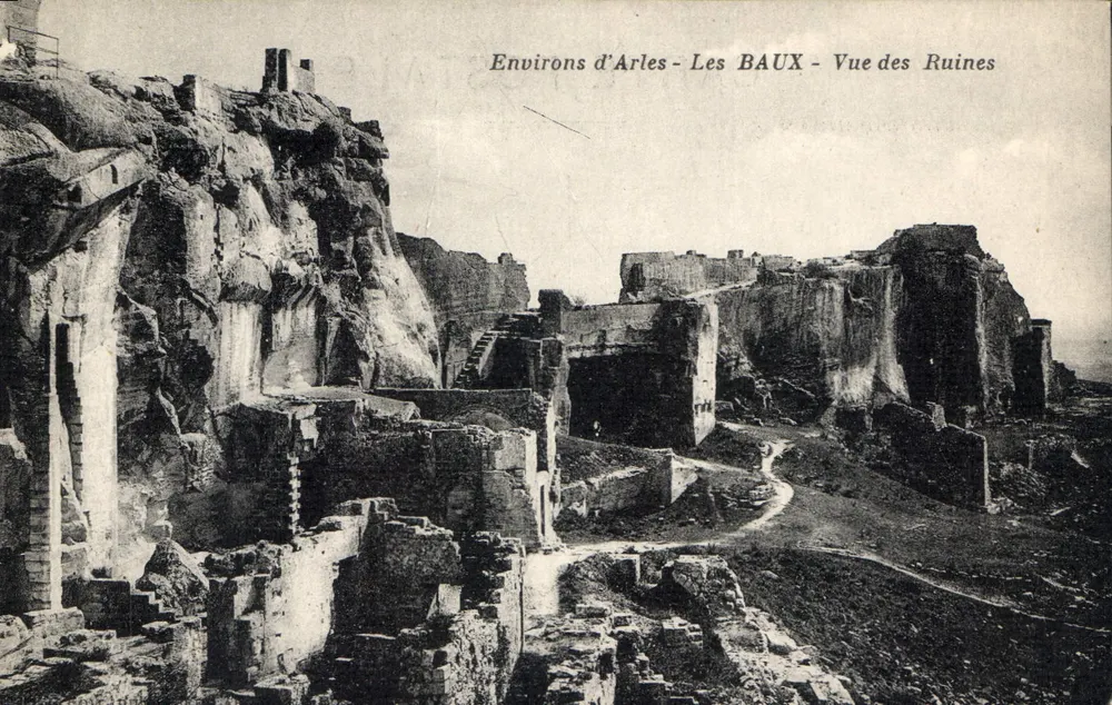 Em torno de Arles - Les BAUX - Vista das Ruínas - Frente