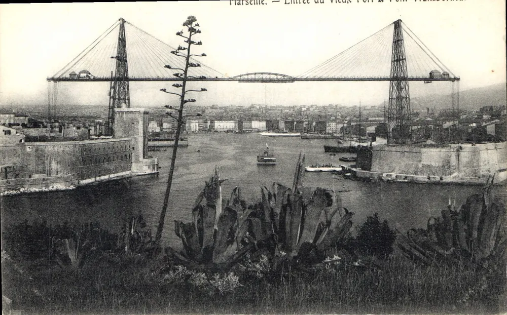 Marseille — Eingang zum Vieux Port & Pont Transboréal - Vorderseite