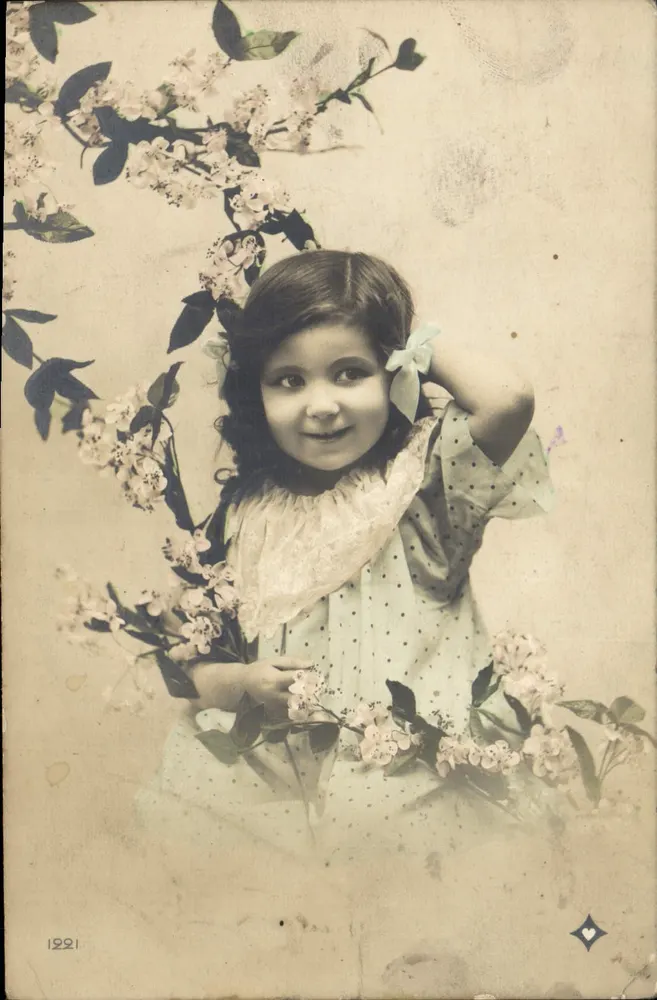 Petite fille — sous un cerisier en fleurs — éditeur inconnu, n° 1921 - Awers