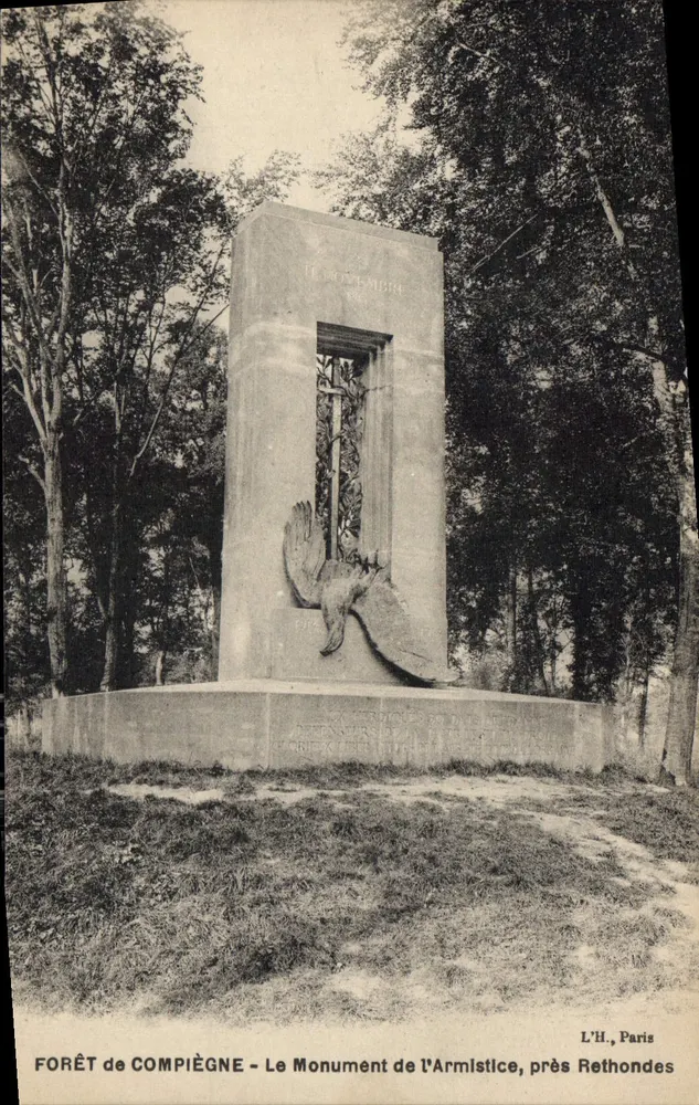 FLORESTA de COMPIÈGNE - O Monumento da Armistício, perto de Rethondes — L.H. Paris - Frente