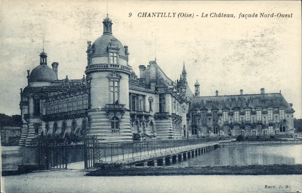 Chantilly (Oise) - Het Kasteel, noordoostelijke gevel — Uitg. J.B. - Voorkant