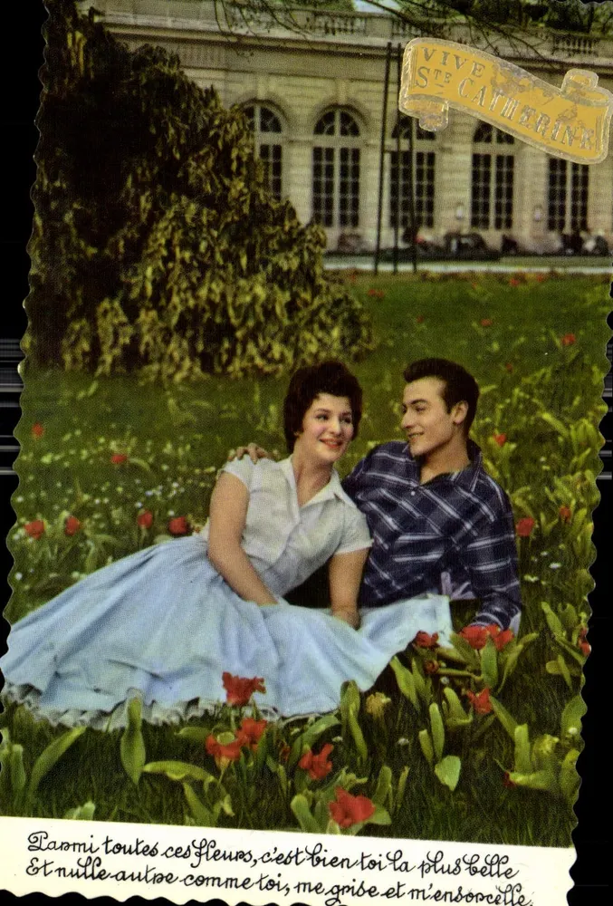 Casal no jardim em frente ao castelo de Sainte-Catherine — Photochrom, Glacee 824 - Frente