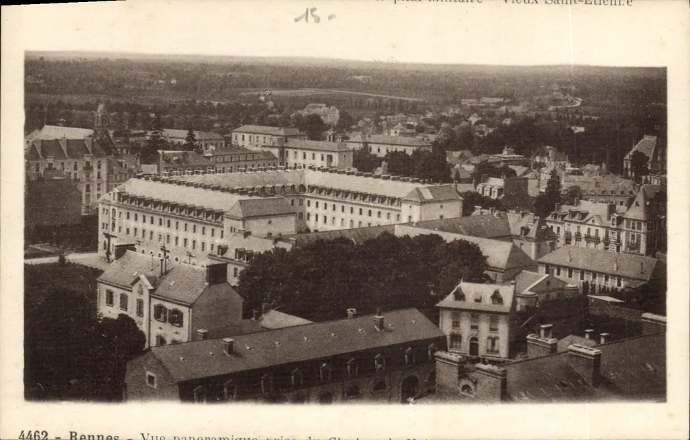 Bennes — Vista panorâmica tirada do Castelo de Nantes — editor Laurent-Nicolas Rennes, n° 4462 - Frente