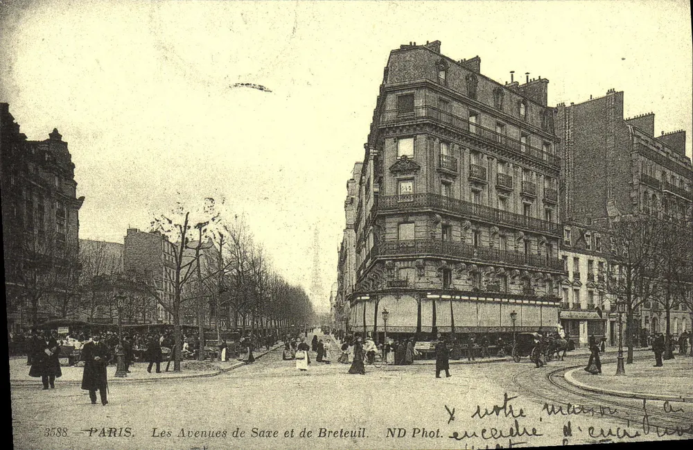 Paris — As Avenidas de Saxe e de Breteuil — ND Phot. - Frente