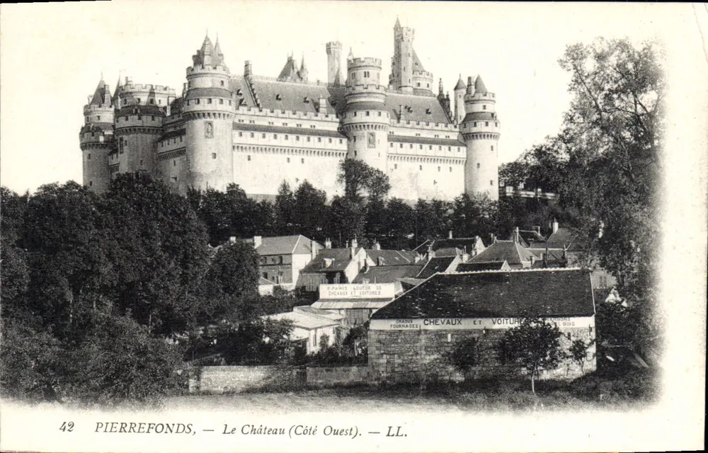 Pierrefonds — O Castelo (Lado Oeste) — LL. - Frente