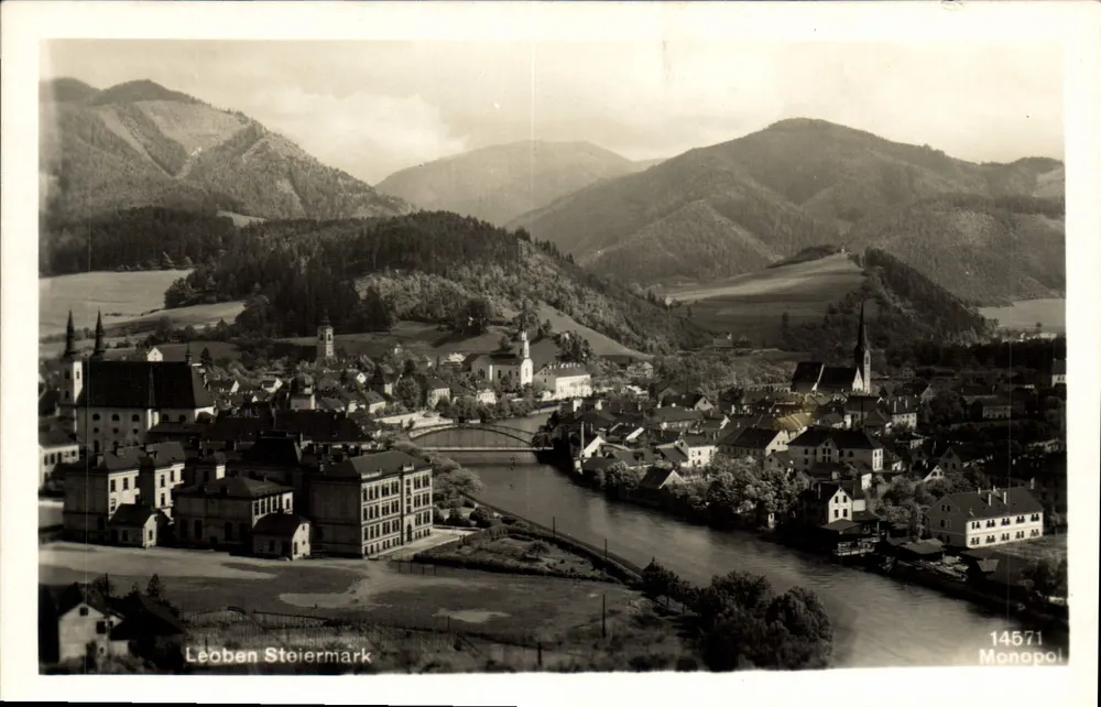 Leoben Steiermark — vista panorâmica com rio e montanhas — Monopol, n° 14571 - Frente