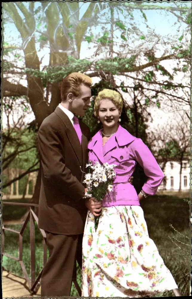 Casal ao ar livre — fotografia colorida — Impressora na França, n°3272 - Frente