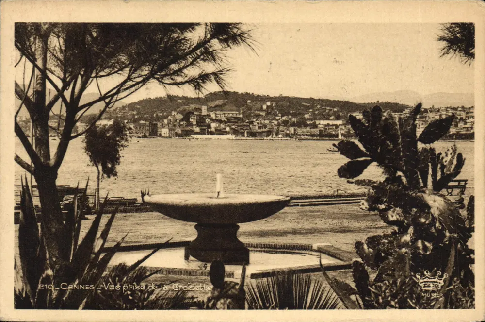 Cannes — Vista tirada da Croisette — Munier, n°210 - Frente