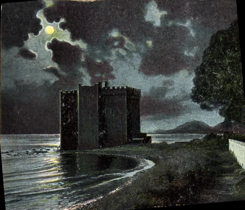 Castelo na costa — noite sob a lua — editor Aqua Photo, Paris - Frente