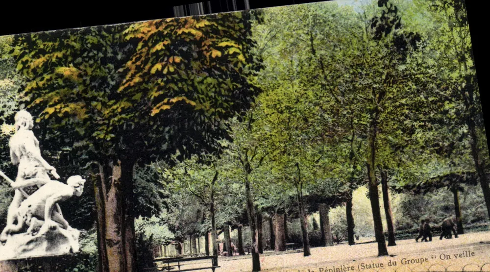 Estátua do Grupo 'On veille' — Jardim da Pépinière — Magasins Réunis, edição Nancy - Frente
