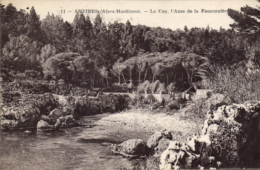 Antibes (Alpes-Maritimes) — Der Kap, Anse de la Fauconnière — Neurolin Frères, Imp. Corbeil - Vorderseite