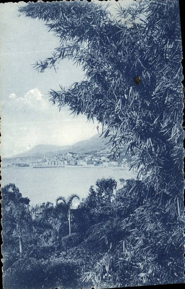 Menton vista dos Jardins de Garavan — Editado pela Agência Nacional dos Capucinos, n°10 - Frente