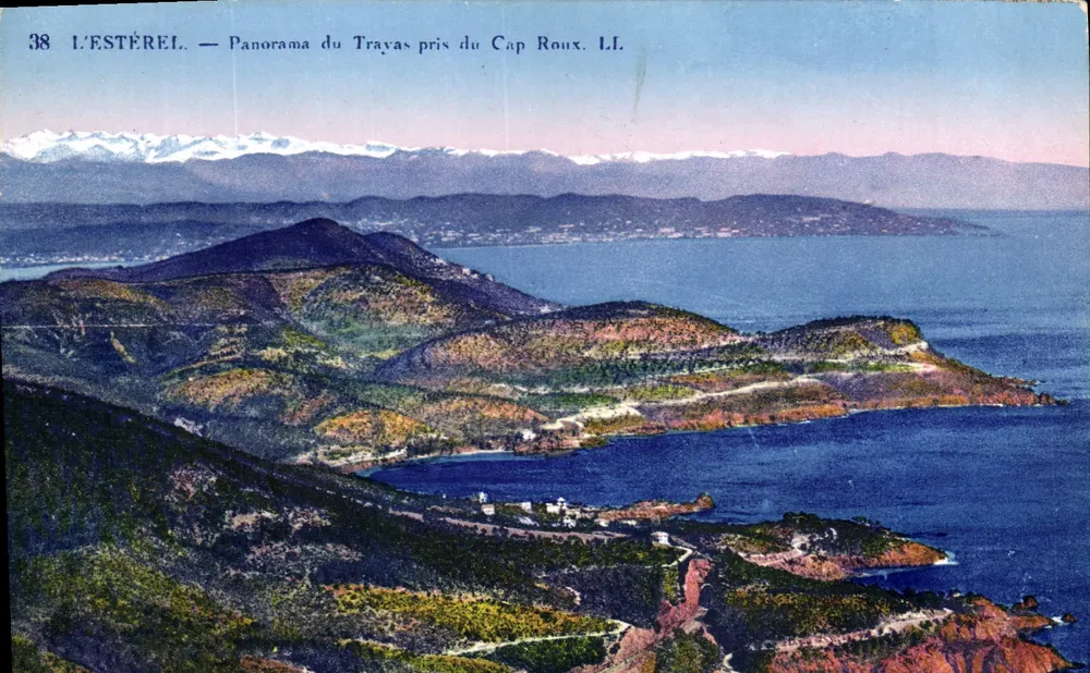 L'ESTÉREL — Panorama do Trayas visto do Cap Roux. LL. - Frente