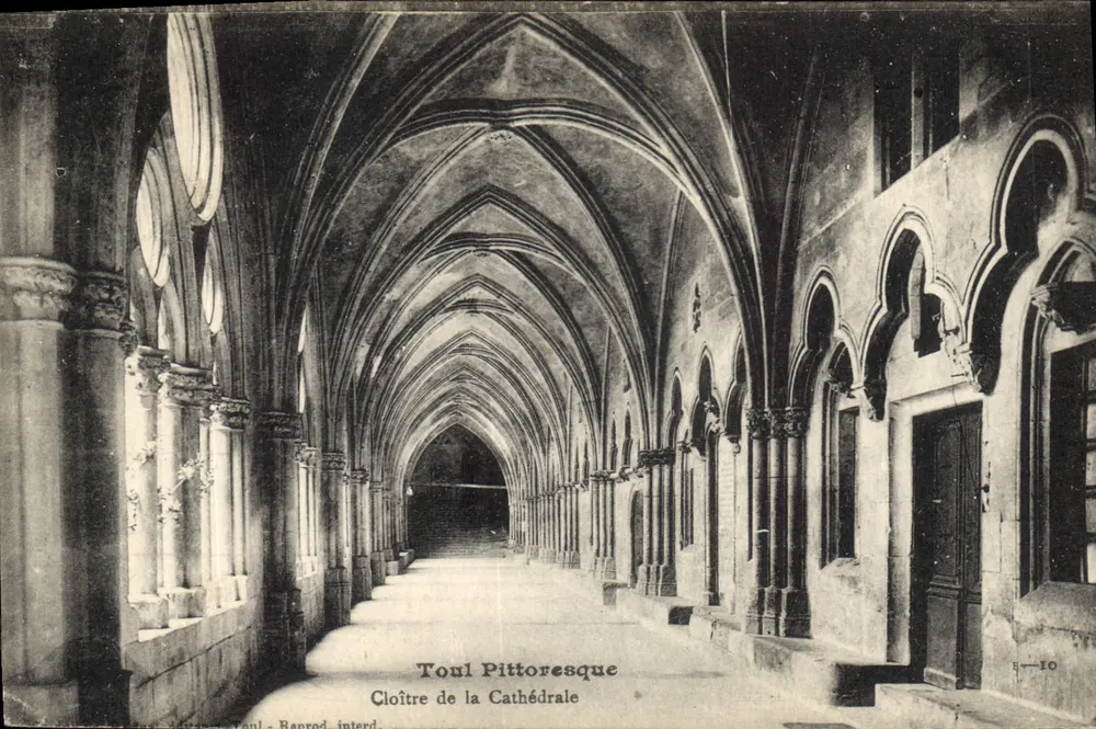 Toul Pittoresque — Cloître da Catedral — editor Toul - Reprod. interd. - Frente