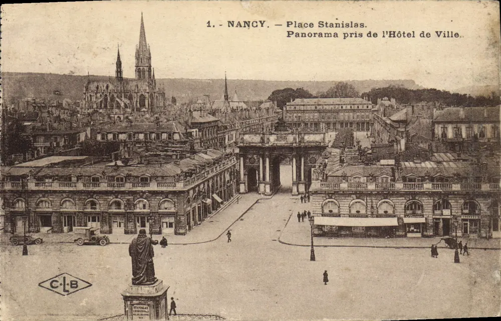 NANCY — Place Stanislas — Panorama vom Rathaus aus. Verlag C-L-B. - Vorderseite